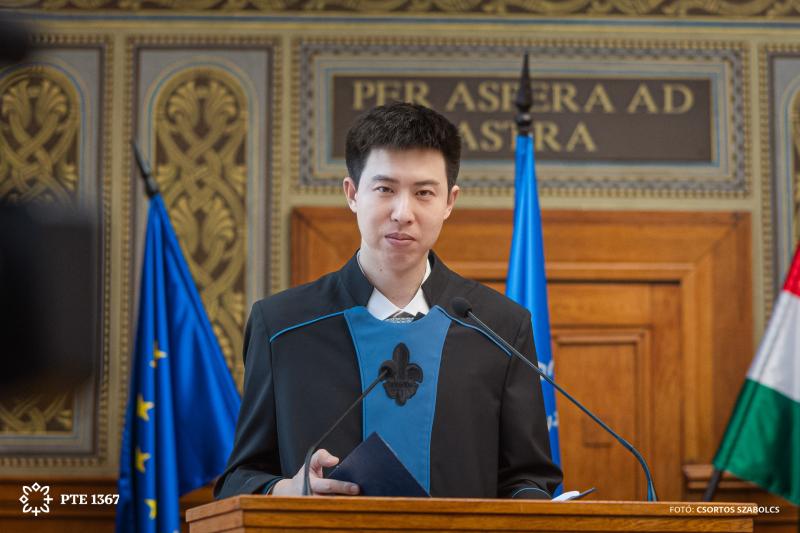 Díszdoktori és címzetes egyetemi tanári címet kapott  a PTE MIK két nemzetközi professzora