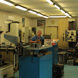 Dr. Cs. Nagy Géza - Kacsógép Kft.